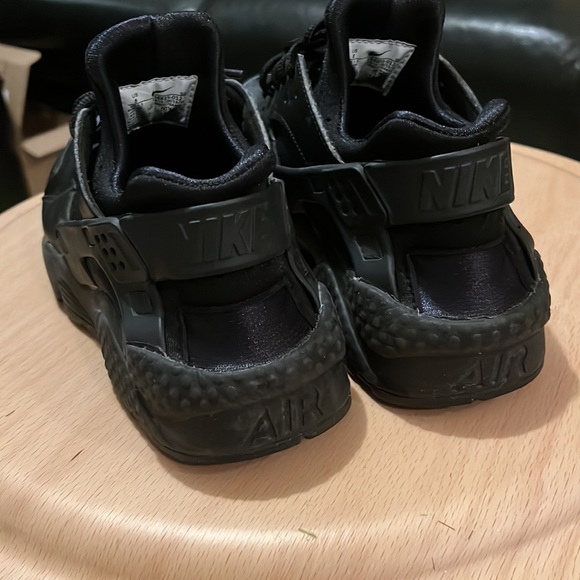 Nike women Huarache all black shoes size US 8 / Eur 39 - Picture 5 of 9